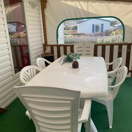 Mobil Home Parfait Etat Sur Camping Arvert Exteriör bild